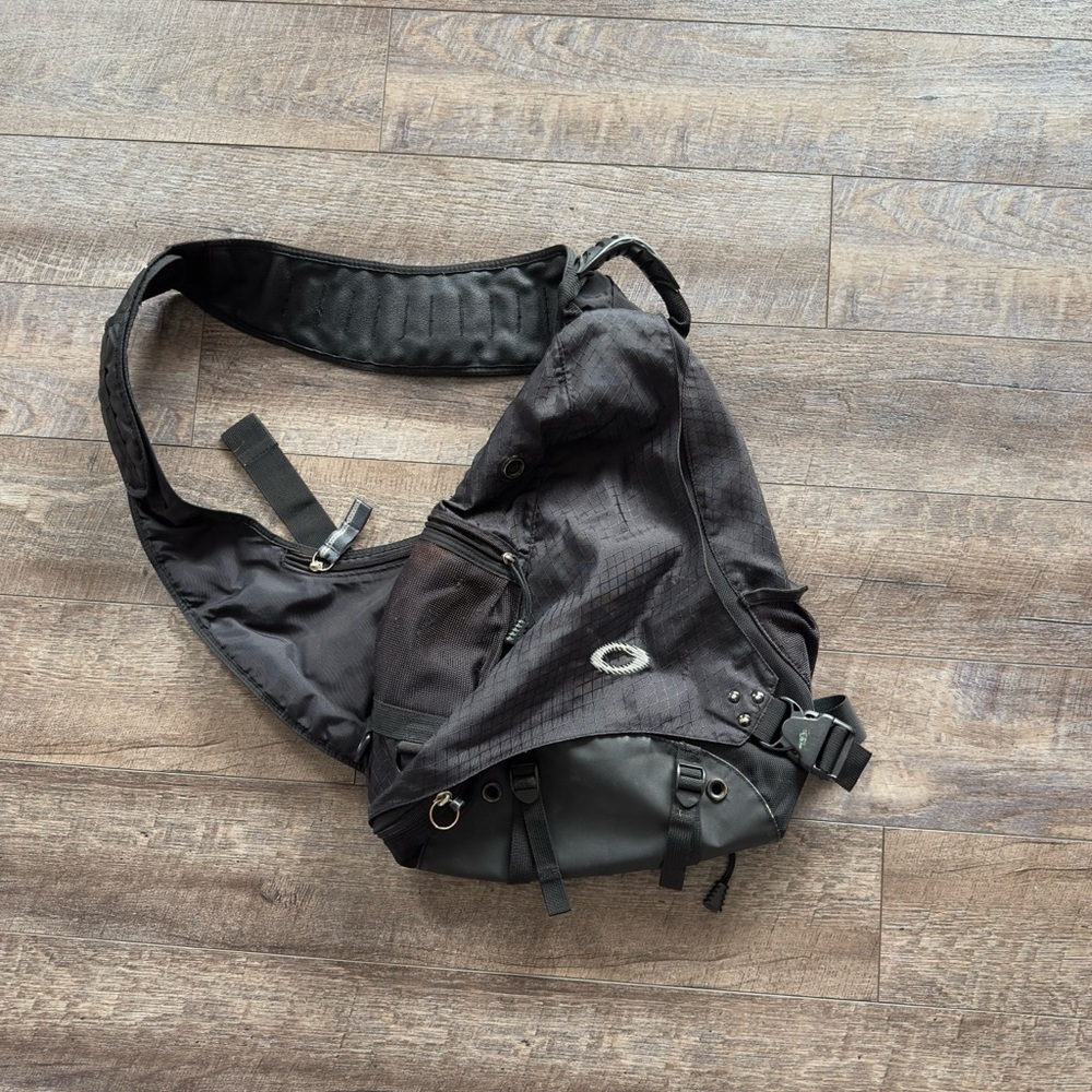 Vintage Oakley Software Sling Bag